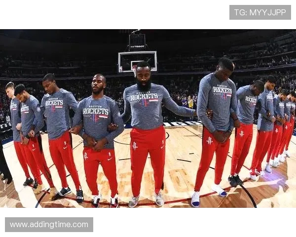 安东尼晒圣诞合照送祝福 愿这个节日如赛场般充满爱与激情